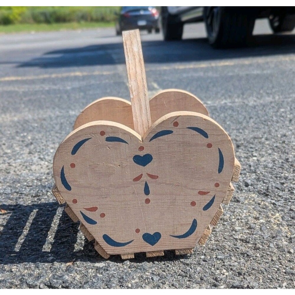 Vintage Sawmill Critters Wood Hand Painted Heart Hand Basket Made In USA